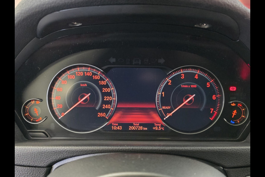 BMW 3 Serie 318i M-Sport Corporate Lease Automaat – Pano – HUD – Leder – Camera – NAP –