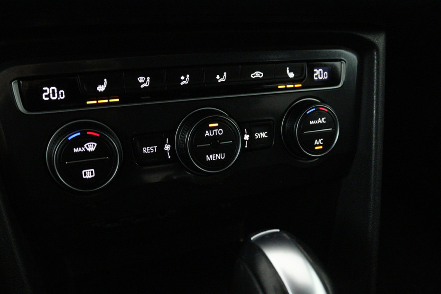 Volkswagen Tiguan Allspace 1.5 TSI Highline Business R (PANORAMADAK, TREKHAAK, STOELVERWARMING, DIGITALE COCKPIT)