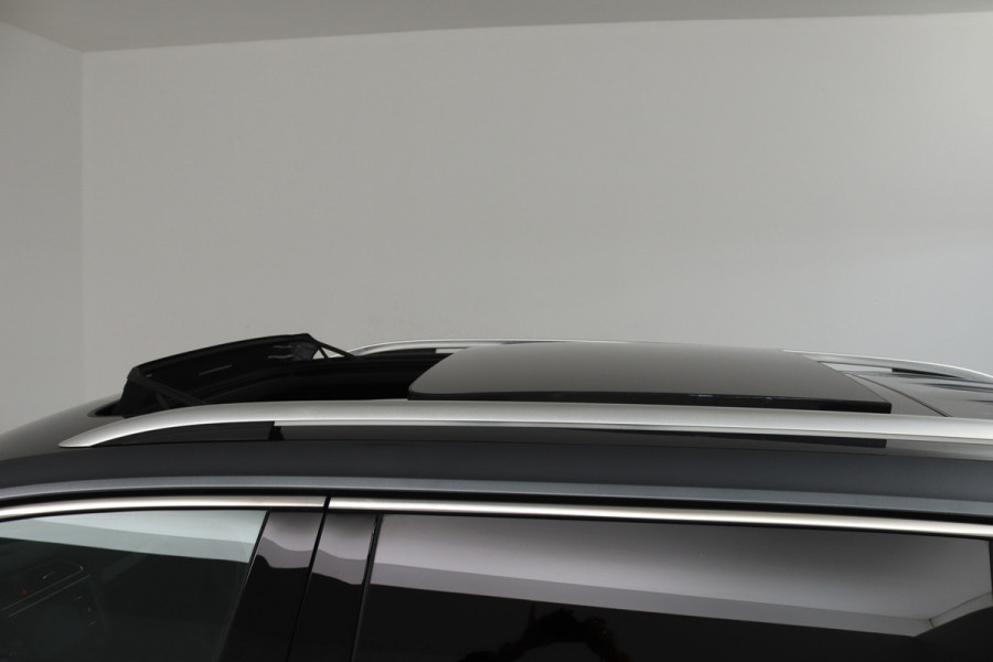 Volkswagen Tiguan Allspace 1.5 TSI Highline Business R (PANORAMADAK, TREKHAAK, STOELVERWARMING, DIGITALE COCKPIT)