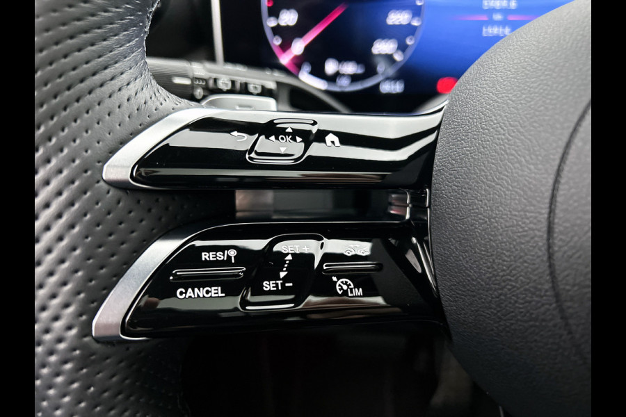 Mercedes-Benz GLC 300e 4MATIC AMG Line Achteruitrijcamera | Panaromadak | Navigatie | Memorypakket | alarm klasse 3 Inclusief 24 maanden Mercedes-Benz Certified garantie voor Europa.