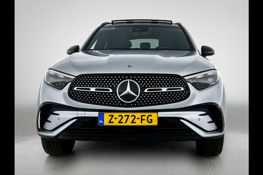 Mercedes-Benz GLC 300e 4MATIC AMG Line Achteruitrijcamera | Panaromadak | Navigatie | Memorypakket | alarm klasse 3 Inclusief 24 maanden Mercedes-Benz Certified garantie voor Europa.