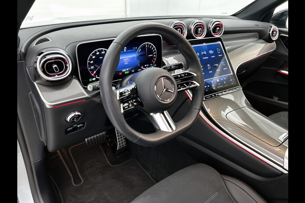 Mercedes-Benz GLC 300e 4MATIC AMG Line Achteruitrijcamera | Panaromadak | Navigatie | Memorypakket | alarm klasse 3 Inclusief 24 maanden Mercedes-Benz Certified garantie voor Europa.