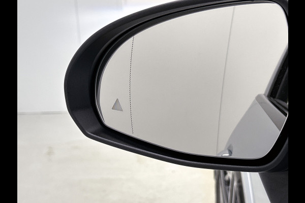 Mercedes-Benz GLC 300e 4MATIC AMG Line Achteruitrijcamera | Panaromadak | Navigatie | Memorypakket | alarm klasse 3 Inclusief 24 maanden Mercedes-Benz Certified garantie voor Europa.
