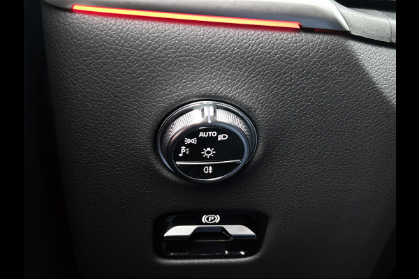 Mercedes-Benz GLC 300e 4MATIC AMG Line Achteruitrijcamera | Panaromadak | Navigatie | Memorypakket | alarm klasse 3 Inclusief 24 maanden Mercedes-Benz Certified garantie voor Europa.