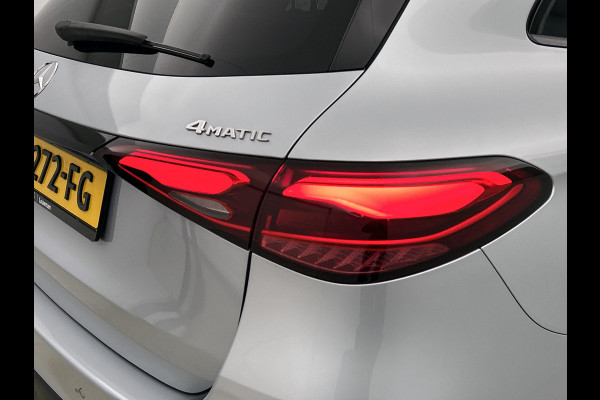 Mercedes-Benz GLC 300e 4MATIC AMG Line Achteruitrijcamera | Panaromadak | Navigatie | Memorypakket | alarm klasse 3 Inclusief 24 maanden Mercedes-Benz Certified garantie voor Europa.