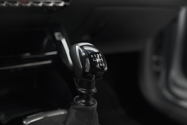 Peugeot 208 PureTech 100 GT | Camera | Navigatie | Apple Carplay | Parkeersensoren
