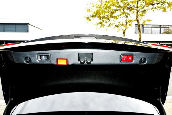 Mercedes-Benz E-Klasse 300 e AMG LEDER/NAVI/PANO/BURMESTER®