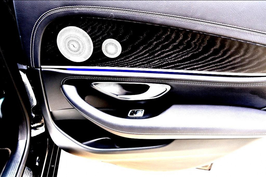 Mercedes-Benz E-Klasse 300 e AMG LEDER/NAVI/PANO/BURMESTER®