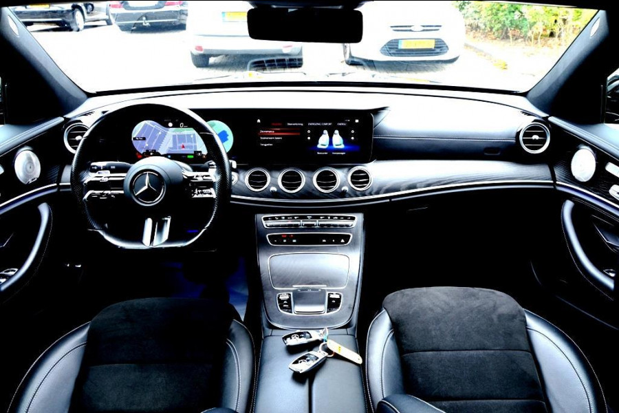Mercedes-Benz E-Klasse 300 e AMG LEDER/NAVI/PANO/BURMESTER®
