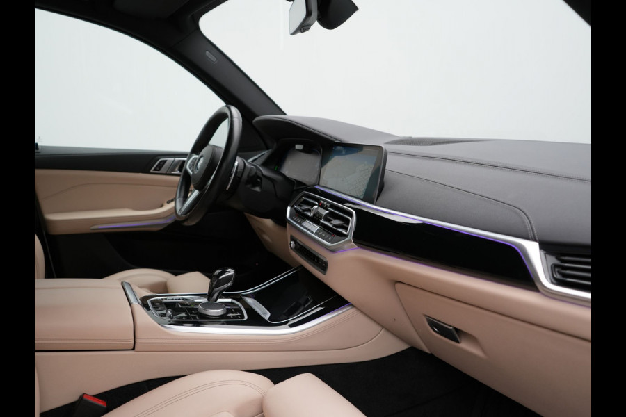 BMW X5 xDrive45e X Line PHEV 395pk Dealer O.H. | Trekhaak Af Fabriek | Luchtvering | Adaptive Cruise | Head Up | 360 Camera | Adaptief Onderstel | Laser LED | Lederen Sportstoelen Memory & Verwarmd | Sfeerverlichting | Keyless | Plug In H