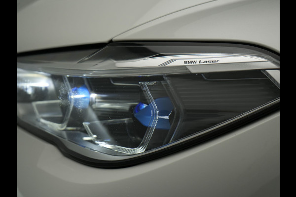 BMW X5 xDrive45e X Line PHEV 395pk Dealer O.H. | Trekhaak Af Fabriek | Luchtvering | Adaptive Cruise | Head Up | 360 Camera | Adaptief Onderstel | Laser LED | Lederen Sportstoelen Memory & Verwarmd | Sfeerverlichting | Keyless | Plug In H