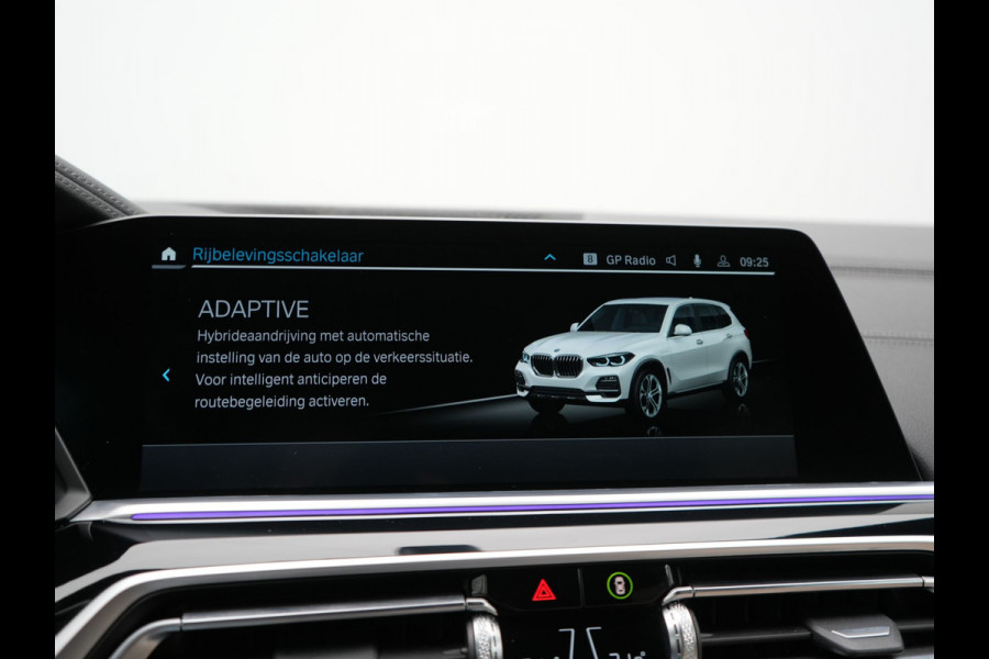 BMW X5 xDrive45e X Line PHEV 395pk Dealer O.H. | Trekhaak Af Fabriek | Luchtvering | Adaptive Cruise | Head Up | 360 Camera | Adaptief Onderstel | Laser LED | Lederen Sportstoelen Memory & Verwarmd | Sfeerverlichting | Keyless | Plug In H