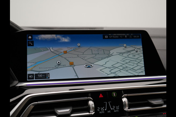 BMW X5 xDrive45e X Line PHEV 395pk Dealer O.H. | Trekhaak Af Fabriek | Luchtvering | Adaptive Cruise | Head Up | 360 Camera | Adaptief Onderstel | Laser LED | Lederen Sportstoelen Memory & Verwarmd | Sfeerverlichting | Keyless | Plug In H