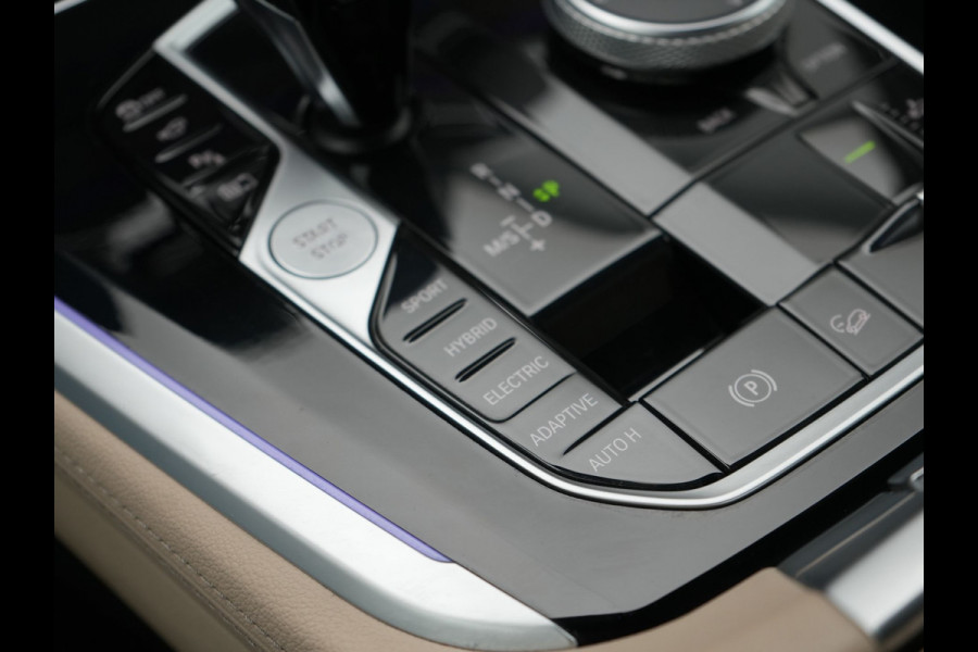 BMW X5 xDrive45e X Line PHEV 395pk Dealer O.H. | Trekhaak Af Fabriek | Luchtvering | Adaptive Cruise | Head Up | 360 Camera | Adaptief Onderstel | Laser LED | Lederen Sportstoelen Memory & Verwarmd | Sfeerverlichting | Keyless | Plug In H