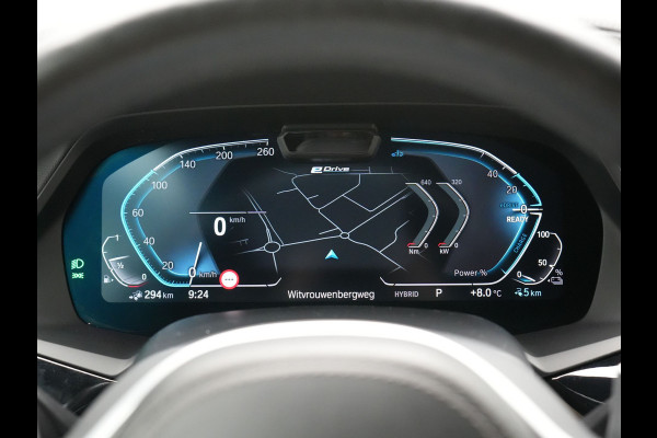 BMW X5 xDrive45e X Line PHEV 395pk Dealer O.H. | Trekhaak Af Fabriek | Luchtvering | Adaptive Cruise | Head Up | 360 Camera | Adaptief Onderstel | Laser LED | Lederen Sportstoelen Memory & Verwarmd | Sfeerverlichting | Keyless | Plug In H