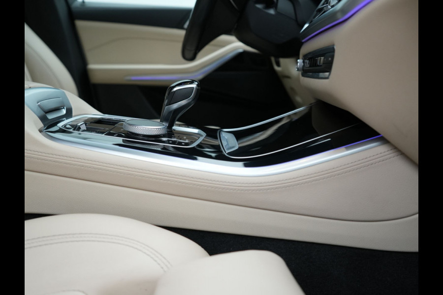 BMW X5 xDrive45e X Line PHEV 395pk Dealer O.H. | Trekhaak Af Fabriek | Luchtvering | Adaptive Cruise | Head Up | 360 Camera | Adaptief Onderstel | Laser LED | Lederen Sportstoelen Memory & Verwarmd | Sfeerverlichting | Keyless | Plug In H