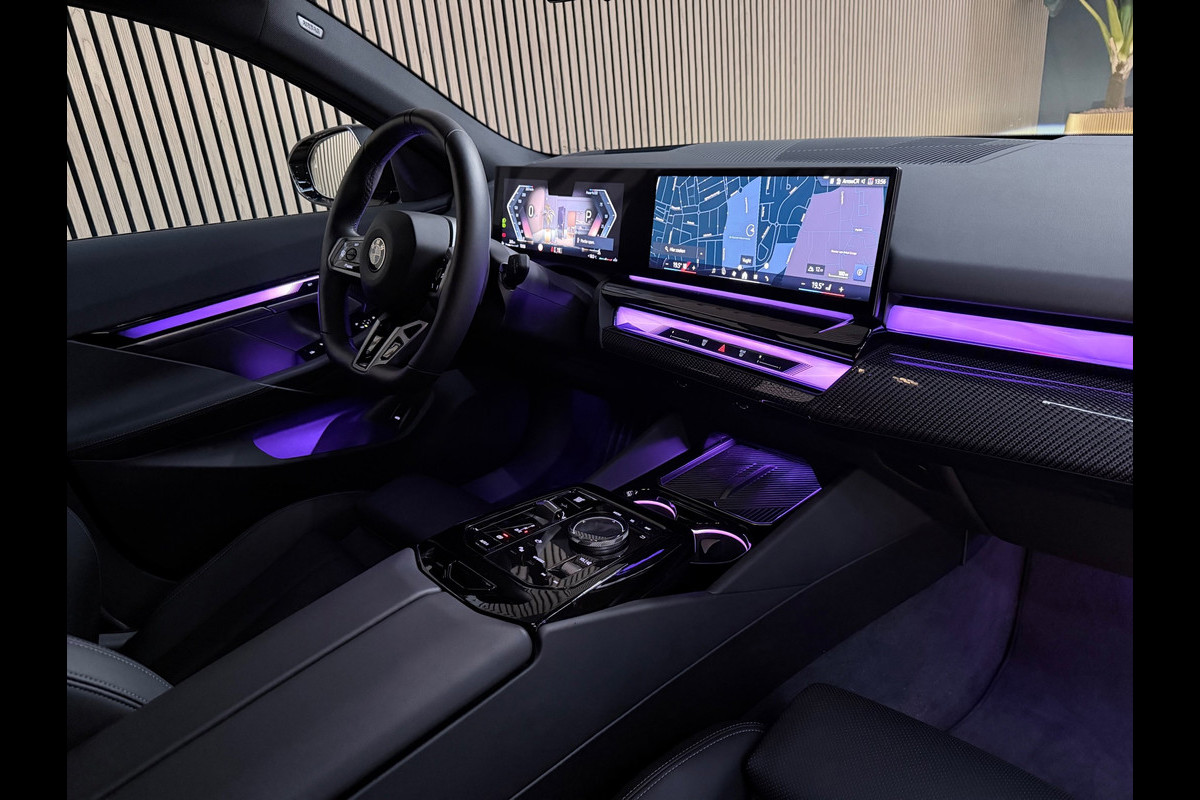 BMW 5 Serie Touring 520i M Sport Pro - Pano - HK - Memory