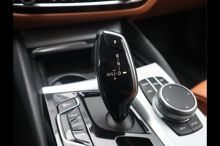BMW 5 Serie Touring 520i High Executive Edition Trekhaak/ Stoelverw. / Leder
