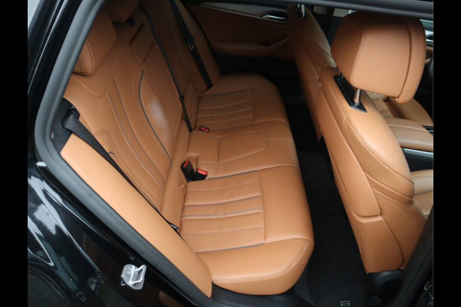 BMW 5 Serie Touring 520i High Executive Edition Trekhaak/ Stoelverw. / Leder