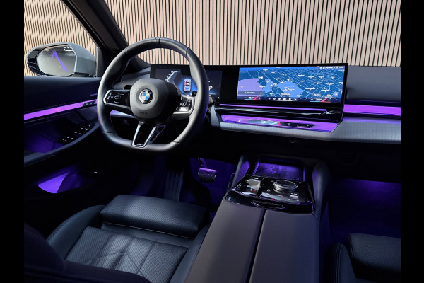 BMW 5 Serie Touring 520i M Sport Pro - Pano - HK - Trekhaak