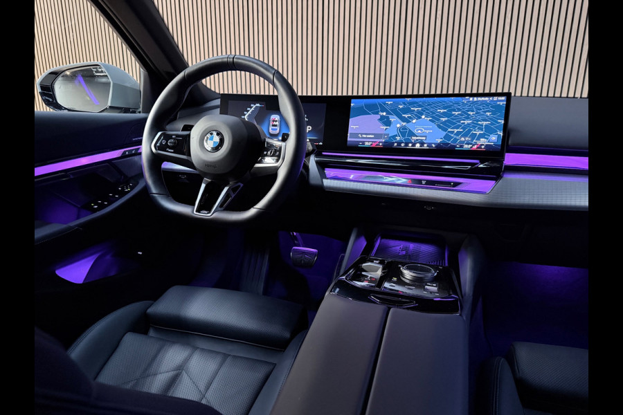 BMW 5 Serie Touring 520i M Sport Pro - Pano - HK - Trekhaak