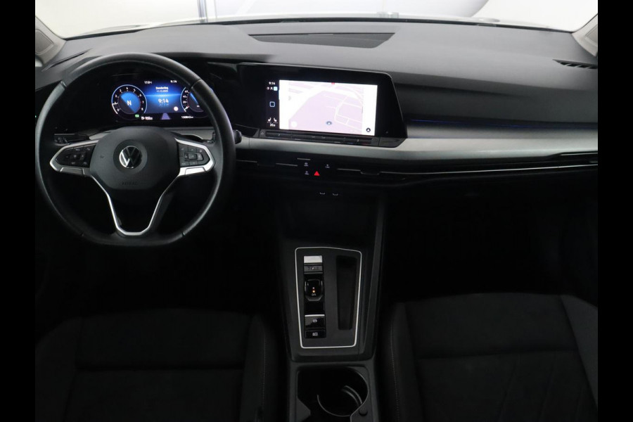 Volkswagen Golf 1.0 eTSI Life Business | Stoelverwarming | Massage | Carplay | Adaptive cruise | Sfeerverlichting | Navigatie | Park Assist | Getint glas | Full LED