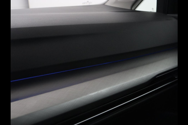 Volkswagen Golf 1.0 eTSI Life Business | Stoelverwarming | Massage | Carplay | Adaptive cruise | Sfeerverlichting | Navigatie | Park Assist | Getint glas | Full LED