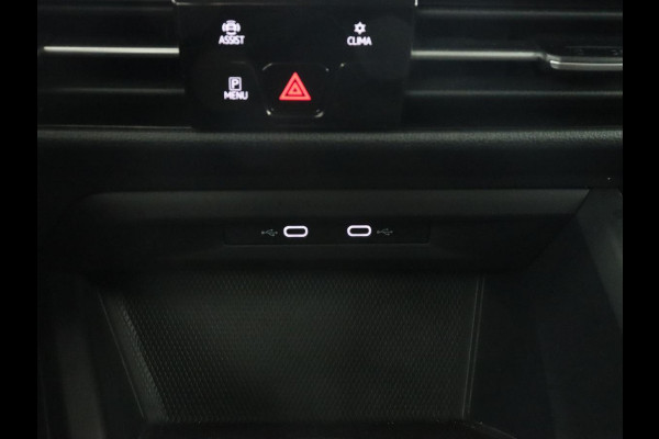 Volkswagen Golf 1.0 eTSI Life Business | Stoelverwarming | Massage | Carplay | Adaptive cruise | Sfeerverlichting | Navigatie | Park Assist | Getint glas | Full LED