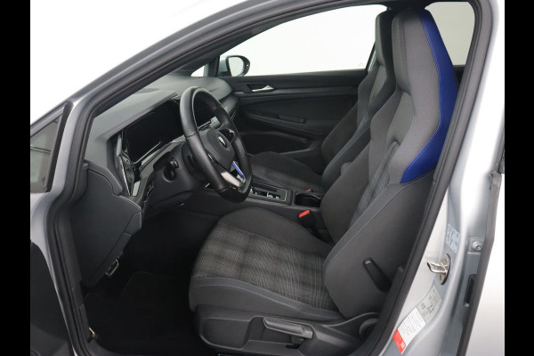 Volkswagen Golf 1.4 eHybrid GTE | SOH 92,6% | Stoelverwarming | Trekhaak | Carplay | Adaptive cruise | 18'' | Sportstoelen | Navigatie | Sfeerverlichting | Climate control | Parkeerhulp | PHEV | Plug In