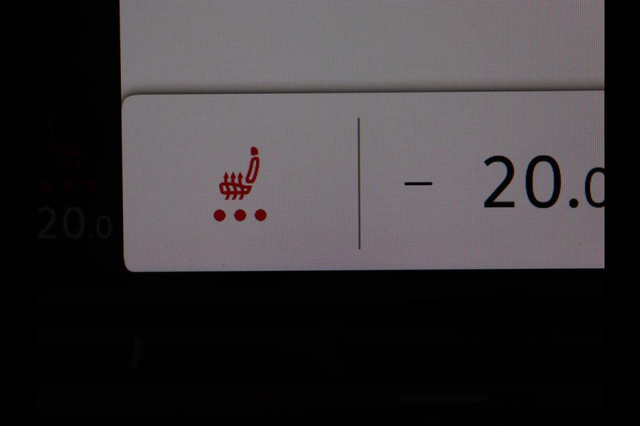 Volkswagen Golf 1.4 eHybrid GTE | SOH 92,6% | Stoelverwarming | Trekhaak | Carplay | Adaptive cruise | 18'' | Sportstoelen | Navigatie | Sfeerverlichting | Climate control | Parkeerhulp | PHEV | Plug In