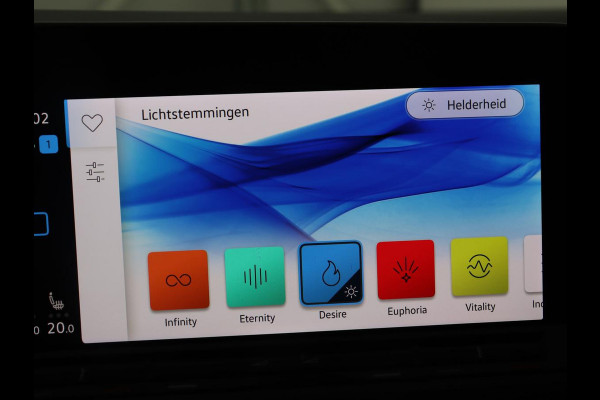 Volkswagen Golf 1.4 eHybrid GTE | SOH 92,6% | Stoelverwarming | Trekhaak | Carplay | Adaptive cruise | 18'' | Sportstoelen | Navigatie | Sfeerverlichting | Climate control | Parkeerhulp | PHEV | Plug In