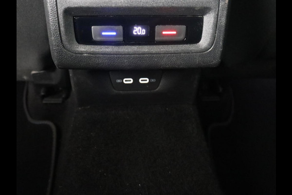 Volkswagen Golf 1.4 eHybrid GTE | SOH 92,6% | Stoelverwarming | Trekhaak | Carplay | Adaptive cruise | 18'' | Sportstoelen | Navigatie | Sfeerverlichting | Climate control | Parkeerhulp | PHEV | Plug In