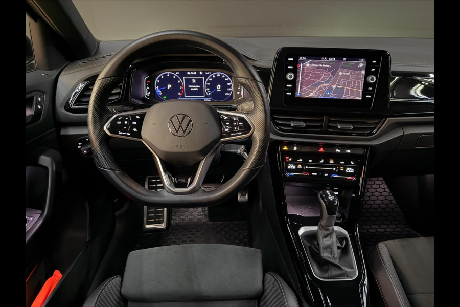 Volkswagen T-Roc 1.5 TSI R-Line - Pano - Trekhaak