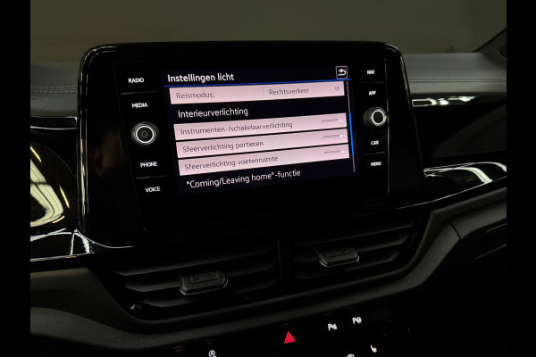 Volkswagen T-Roc 1.5 TSI R-Line - Pano - Trekhaak