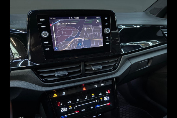 Volkswagen T-Roc 1.5 TSI R-Line - Pano - Trekhaak