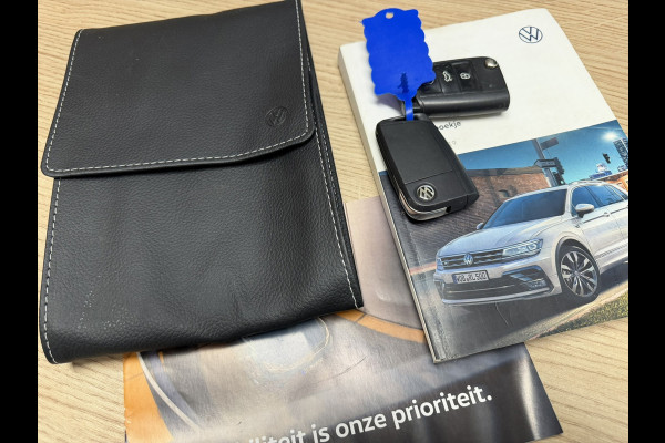 Volkswagen Tiguan 1.5 TSI ACT R-line Automaat Panorama Stoelverwarming 360 Camera+Pdc Clima Carplay Dab+ Digital Dash
