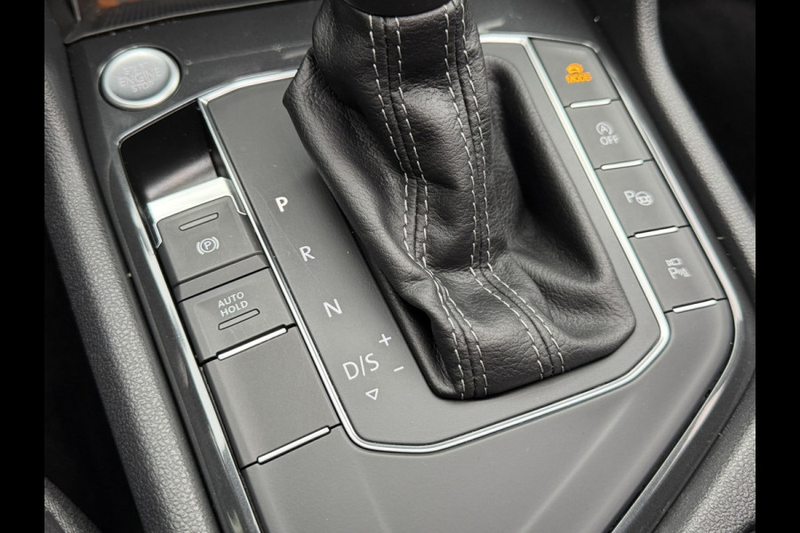 Volkswagen Tiguan 1.5 TSI ACT R-line Automaat Panorama Stoelverwarming 360 Camera+Pdc Clima Carplay Dab+ Digital Dash