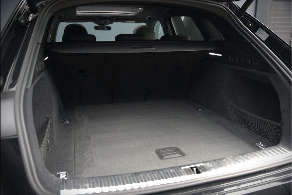 Audi e-tron e-tron 50 quattro Launch edition Black 71 kWh S-Line | Black Edition | Panoramadak | Memory Seat | Luchtvering | Adaptive Cruise Control | Keyless | Matrix LED | Stoelverwarming | NAP |