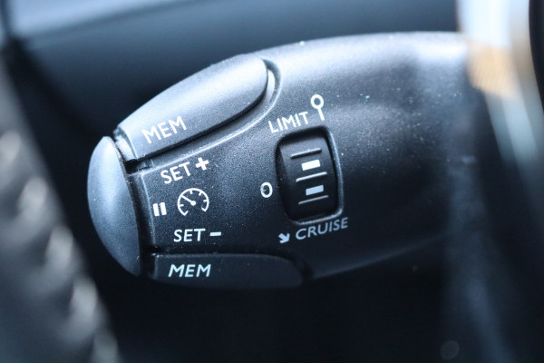 Peugeot 208 1.2 PureT. 100PK Allure Carplay-android/Parkeerhulp/Cruise-control