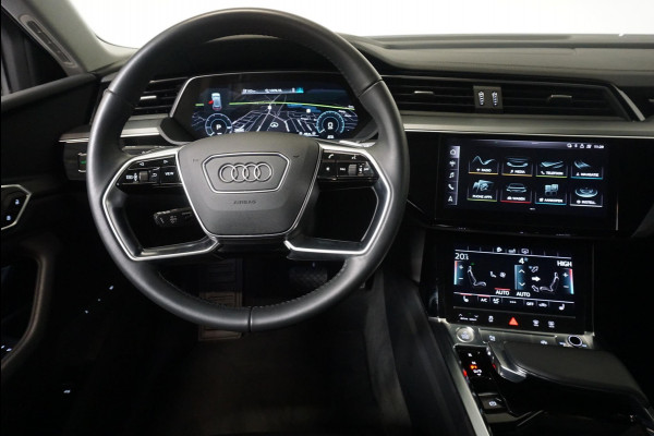 Audi e-tron 55 Quattro Advanced Tour Pack | LED Matrix | 20" Lichtmetalen Velgen | PDC VA | Camera | Leder | DAB+ | Digitale cockpit