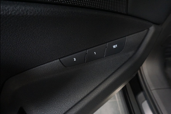 Audi e-tron 55 Quattro Advanced Tour Pack | LED Matrix | 20" Lichtmetalen Velgen | PDC VA | Camera | Leder | DAB+ | Digitale cockpit