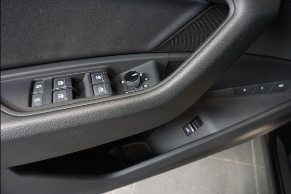 Audi e-tron 55 Quattro Advanced Tour Pack | LED Matrix | 20" Lichtmetalen Velgen | PDC VA | Camera | Leder | DAB+ | Digitale cockpit
