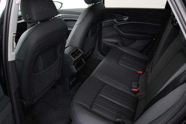Audi e-tron 55 Quattro Advanced Tour Pack | LED Matrix | 20" Lichtmetalen Velgen | PDC VA | Camera | Leder | DAB+ | Digitale cockpit