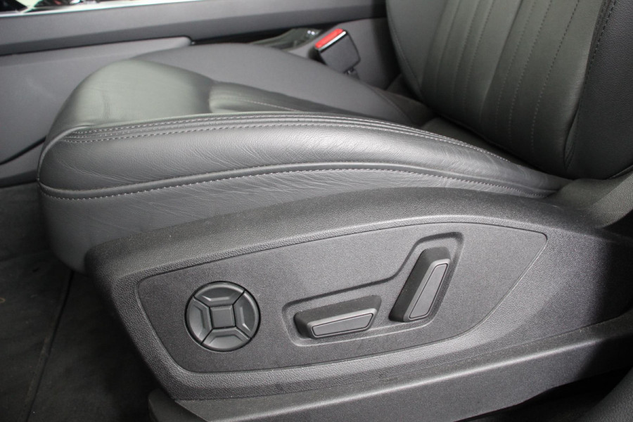 Audi e-tron 55 Quattro Advanced Tour Pack | LED Matrix | 20" Lichtmetalen Velgen | PDC VA | Camera | Leder | DAB+ | Digitale cockpit