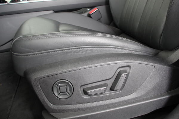 Audi e-tron 55 Quattro Advanced Tour Pack | LED Matrix | 20" Lichtmetalen Velgen | PDC VA | Camera | Leder | DAB+ | Digitale cockpit