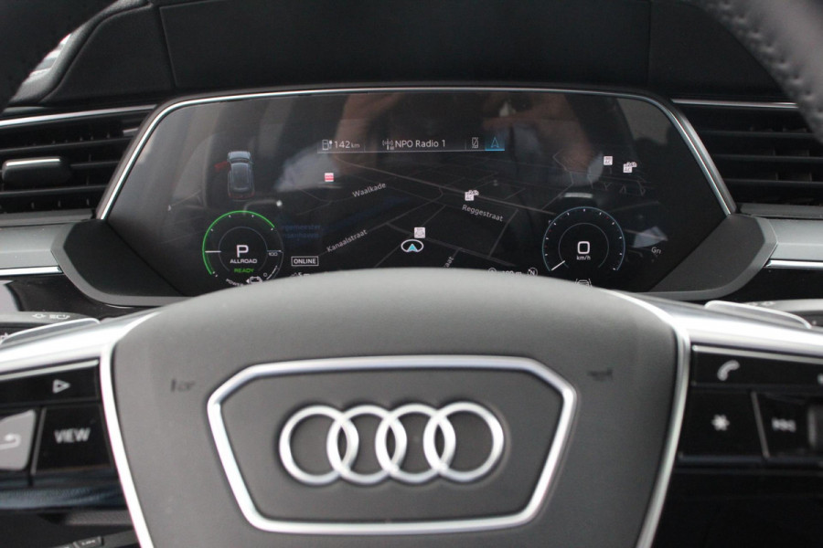 Audi e-tron 55 Quattro Advanced Tour Pack | LED Matrix | 20" Lichtmetalen Velgen | PDC VA | Camera | Leder | DAB+ | Digitale cockpit