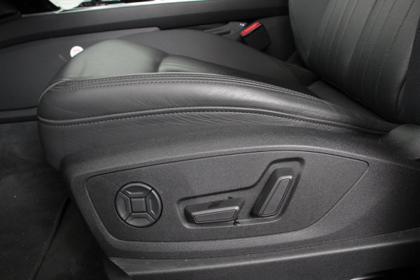 Audi e-tron 55 Quattro Advanced Tour Pack | LED Matrix | 20" Lichtmetalen Velgen | PDC VA | Camera | Leder | DAB+ | Digitale cockpit
