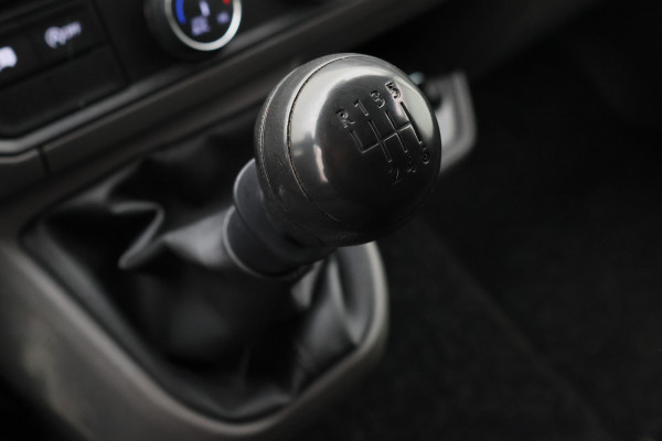 MAN TGE 30 2.0 L3H2 3-Zits, Camera, Apple Carplay, Cruise, Airco