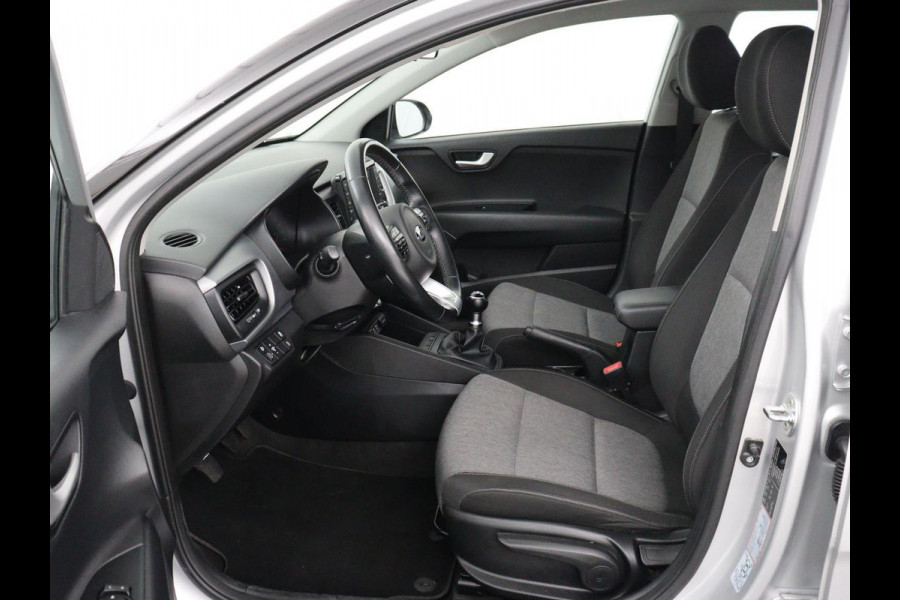 Kia Stonic 1.2 MPi ComfortPlusLine Navigator | Trekhaak | Carplay | Camera | Navigatie | Cruise control | Airco | Bluetooth | DAB | Parkeerhulp