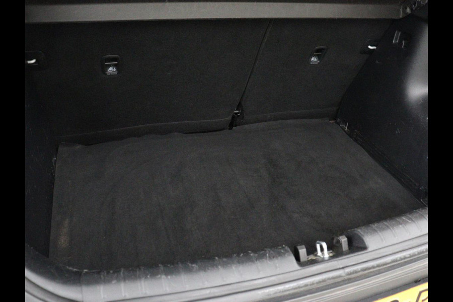 Kia Stonic 1.2 MPi ComfortPlusLine Navigator | Trekhaak | Carplay | Camera | Navigatie | Cruise control | Airco | Bluetooth | DAB | Parkeerhulp